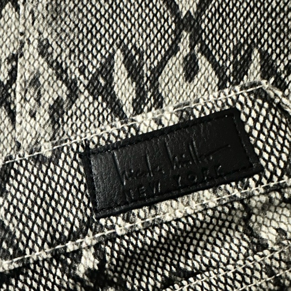 NICOLE MILLER: Soho High-Rise Skinny Jeans in Snake Print 🐍 - Picture 5 of 9